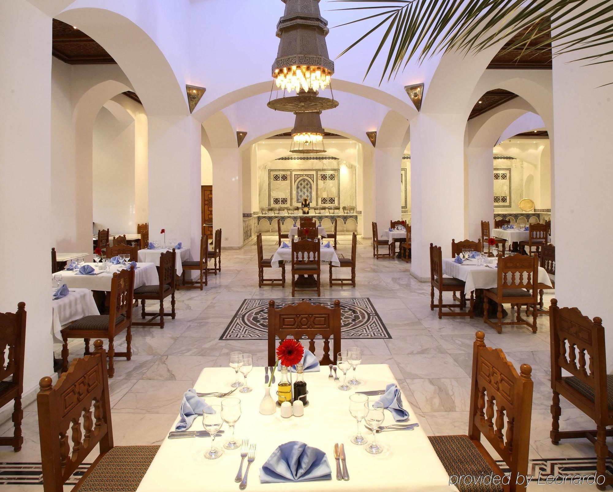 Royal Holiday Beach Resort & Casino Шарм-еш-Шейх Ресторан фото