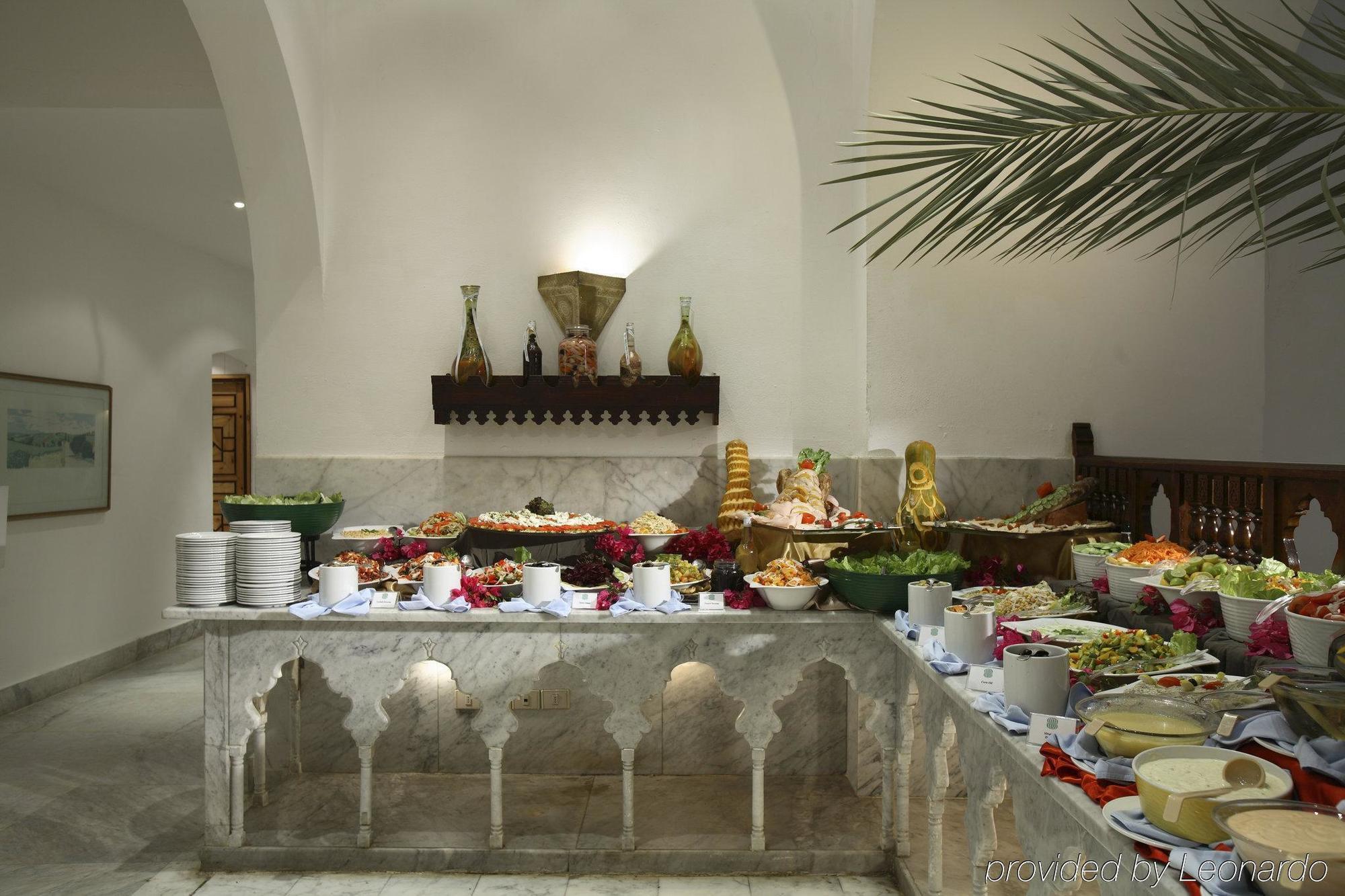 Royal Holiday Beach Resort & Casino Шарм-еш-Шейх Ресторан фото