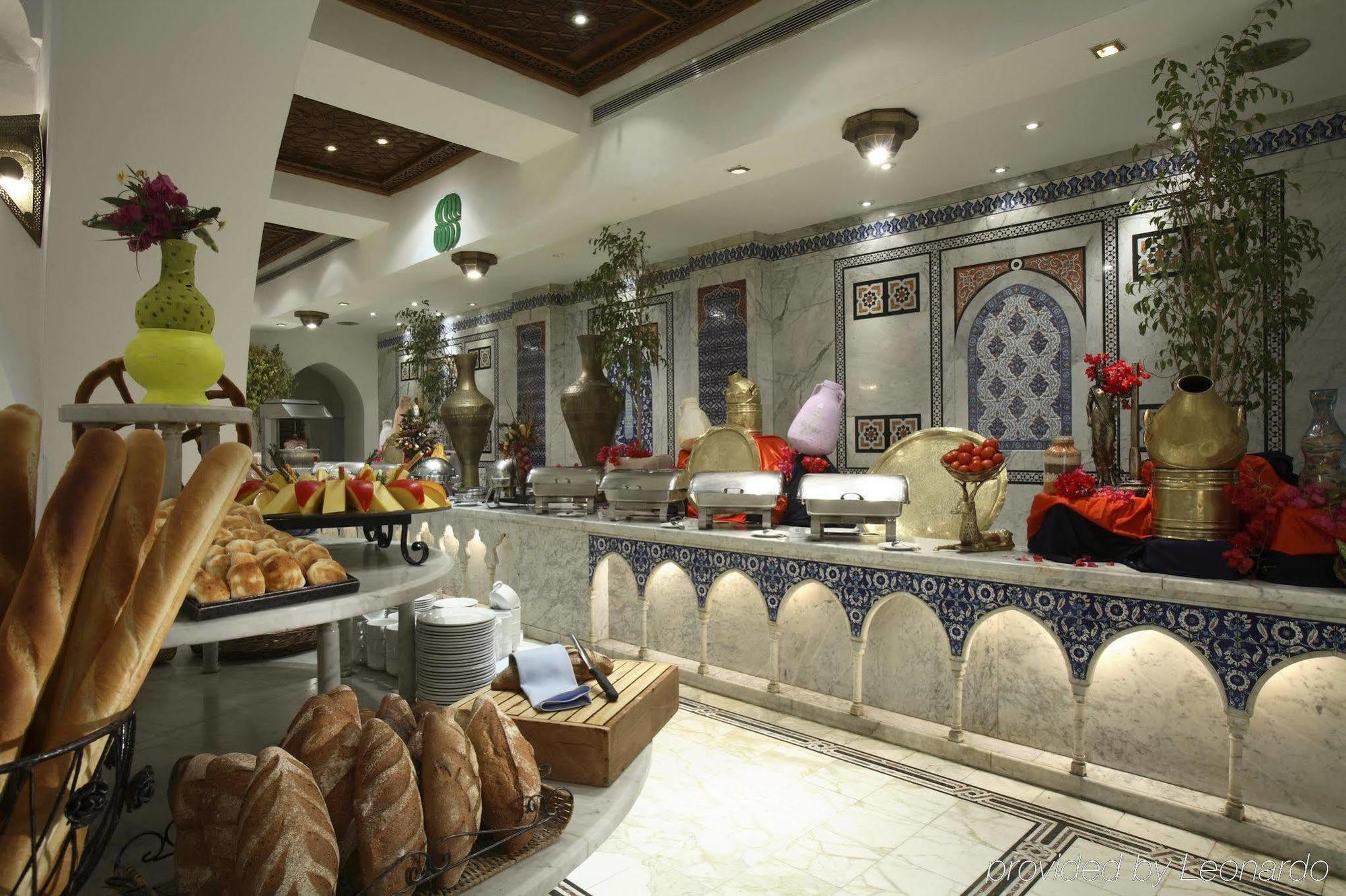 Royal Holiday Beach Resort & Casino Шарм-еш-Шейх Ресторан фото